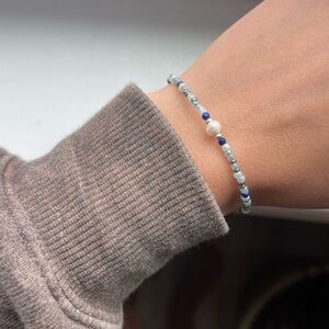 HOMEMADE NEVER WORN Elegant Blue and Silver Beaded Bracelet